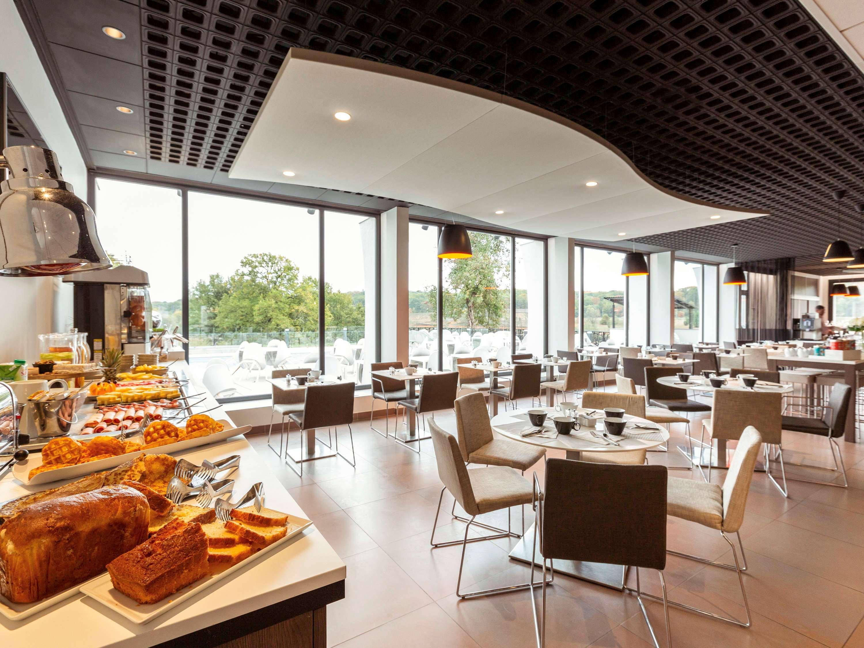 Novotel Limoges Le Lac Екстериор снимка